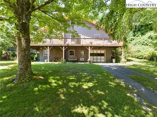 2994 Holloway Mountain Road, Blowing Rock, NC 28605