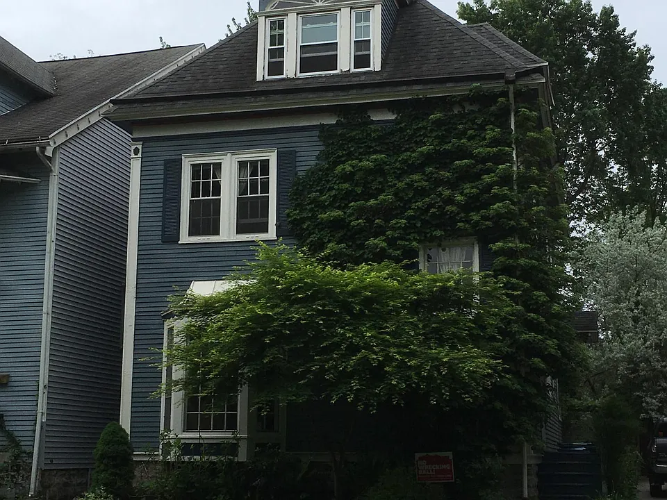 144 Saint James Pl