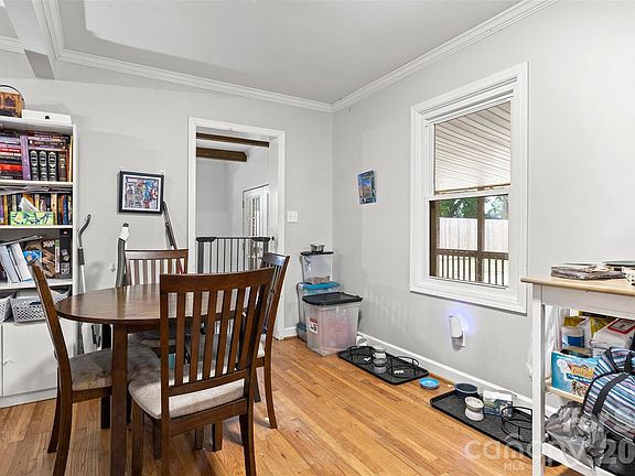 5th image of 107 Hardin St