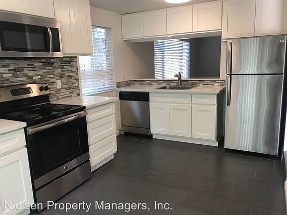 3rd image of 2325 I St APT 03