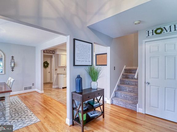 4th image of 191 Steven Ln