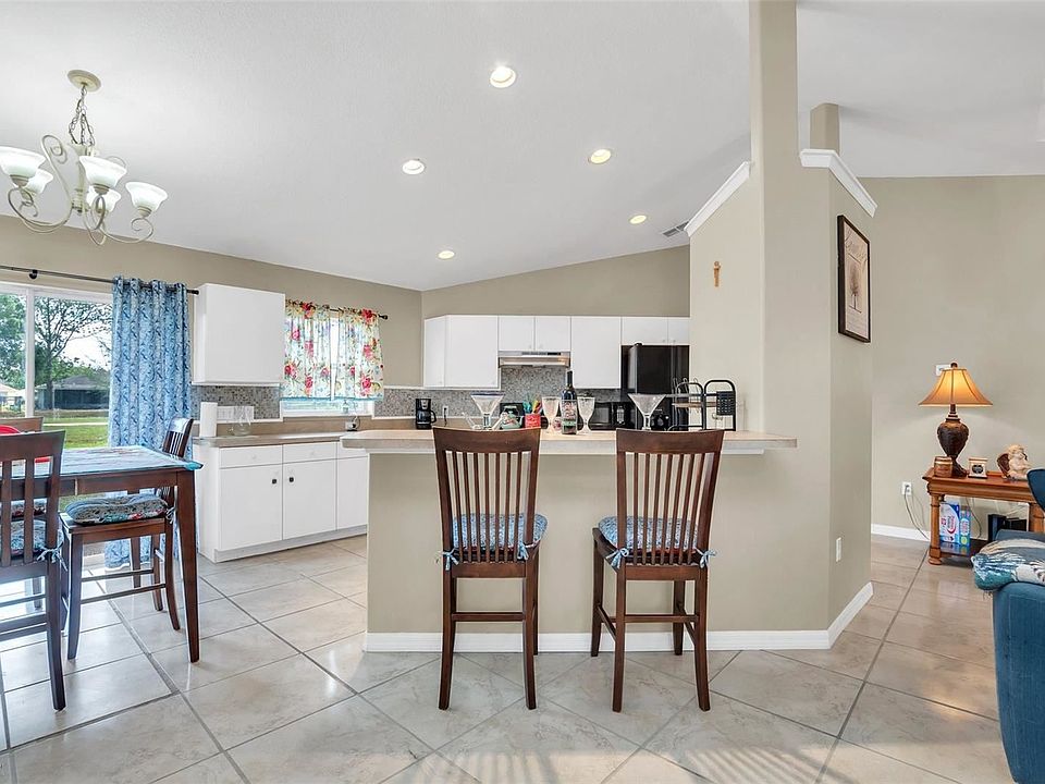 1st image of 36R Dorset Dr