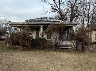 1419 Washington Ave, Parsons, KS 67357