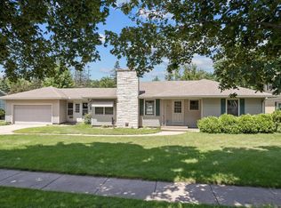 925 6th St, Reedsburg, WI 53959