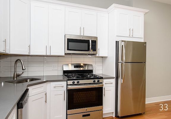 4th image of 2121 W Chicago Ave APT 3R