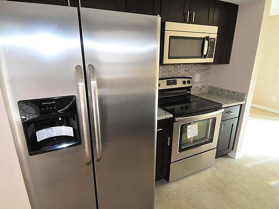 3rd image of 6834 Swain Ave