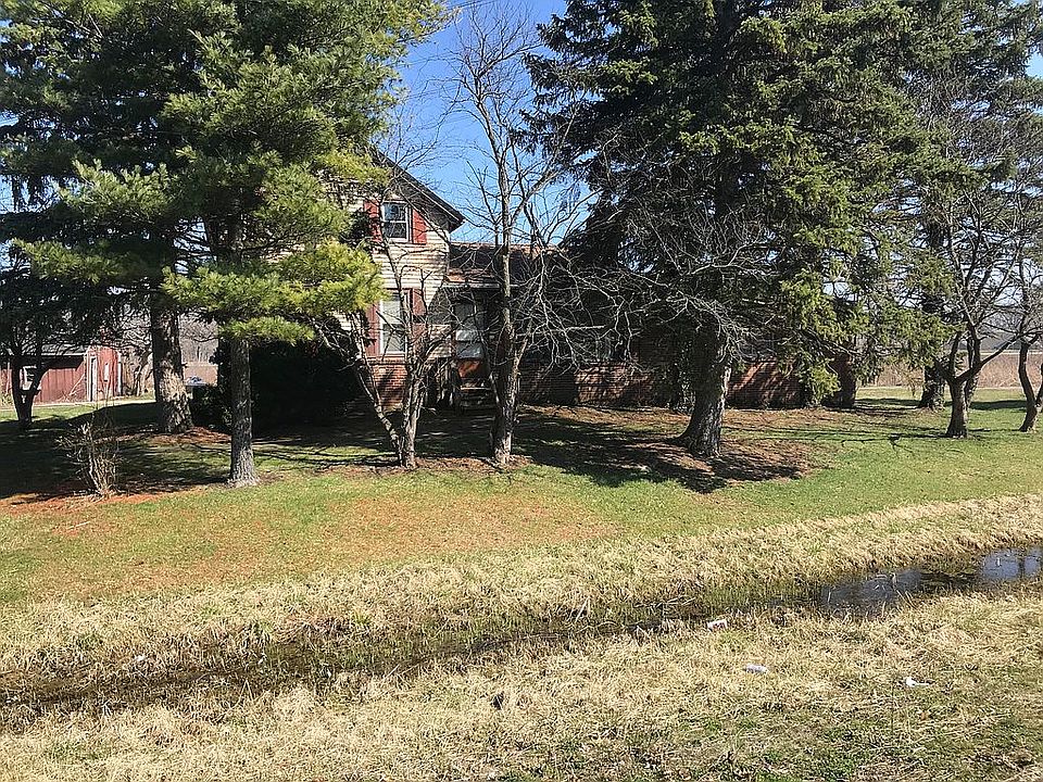 2nd image of 3495 Abbe Rd