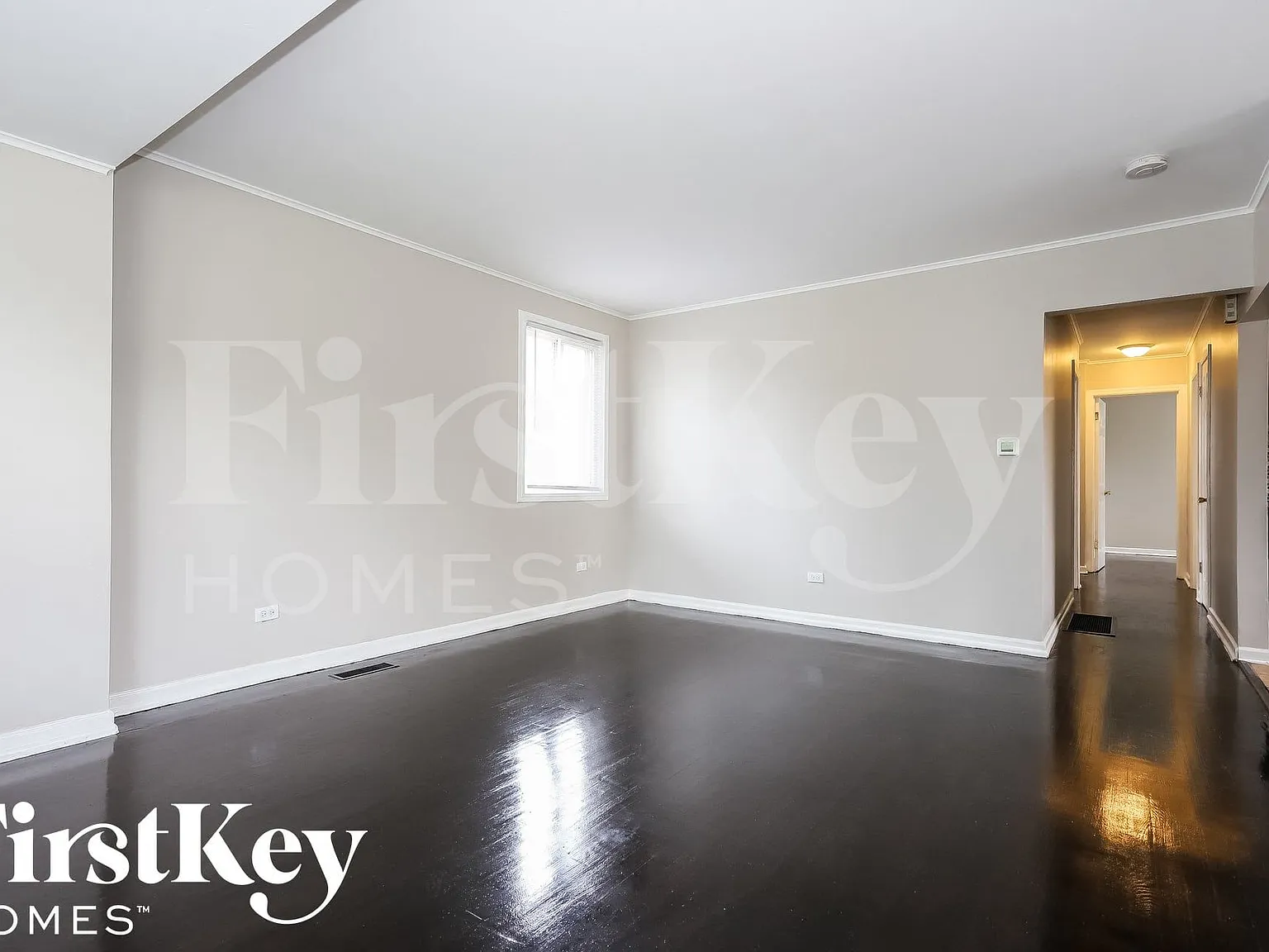 3 bed, 1.5 bath, 1250 sqft, $2,470 — Photo 2