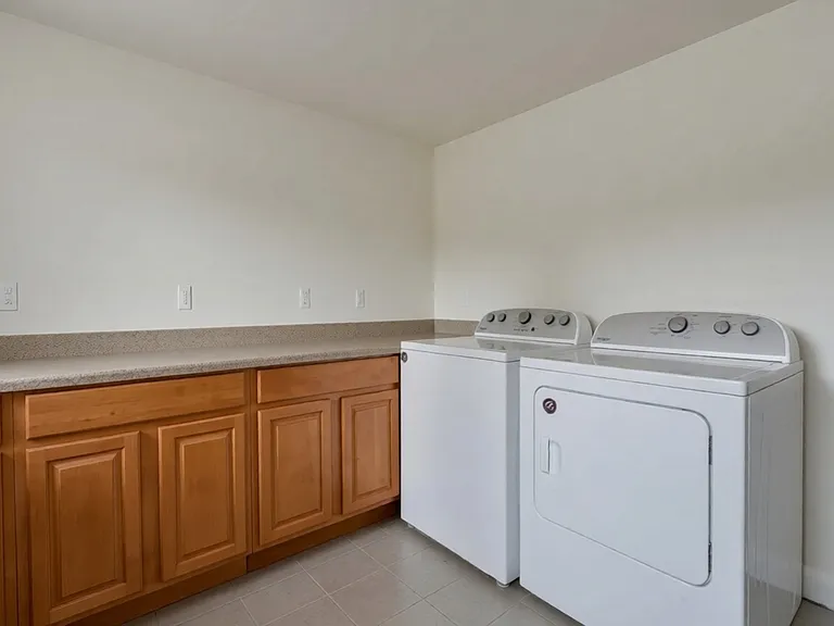 10 Lewis Ave — Photo 15