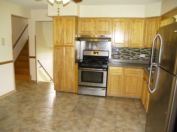 4th image of 16314 Woodlawn East Ave