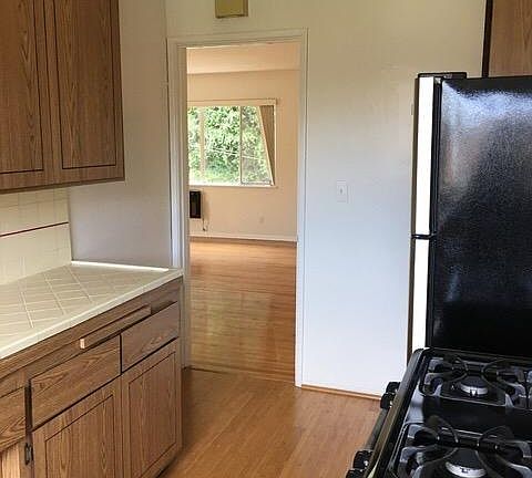 2nd image of 1479 Havenhurst Dr APT 4