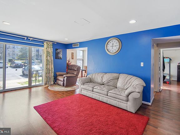 3rd image of 104 Duvall Ln APT 101