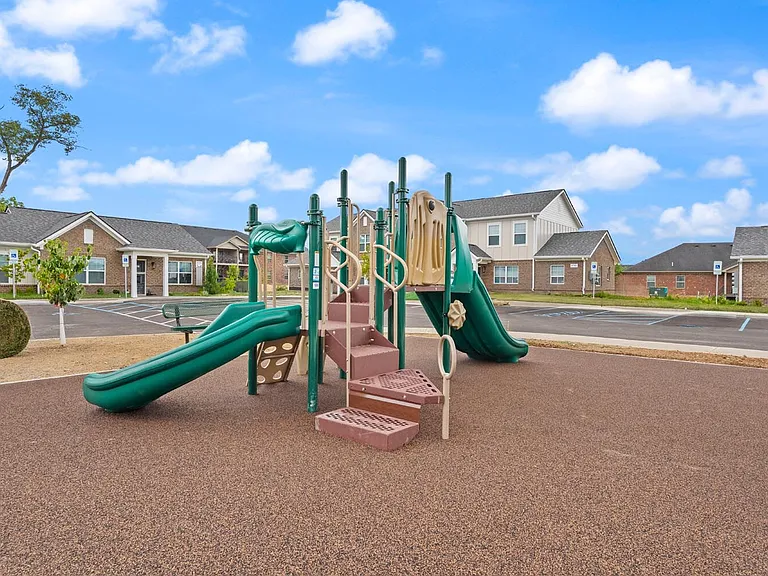 Foxtail Pointe — Photo 13