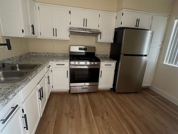 4th image of 481 W Commercial Ave