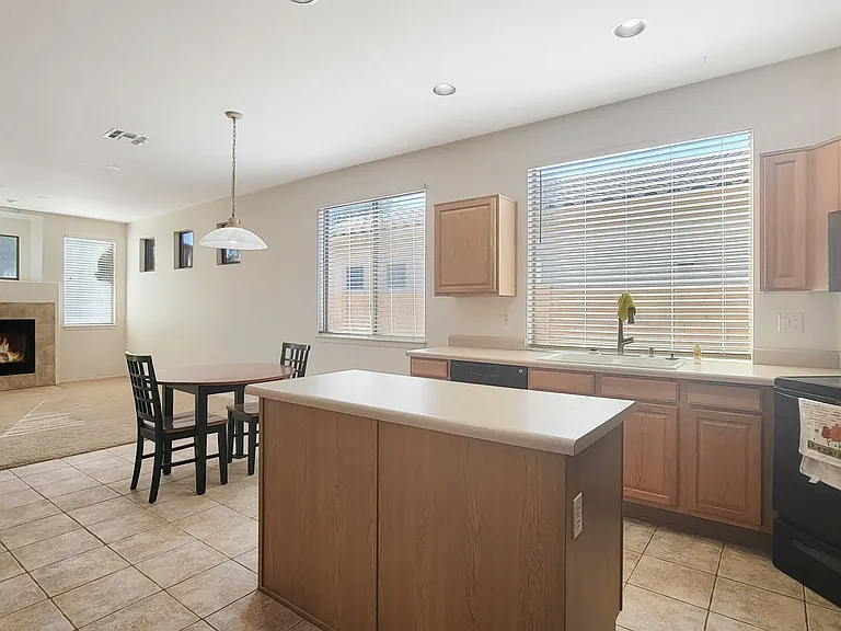 18651 W Sunrise Dr — Photo 3