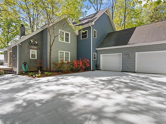 3rd image of 144 Riverside Ct
