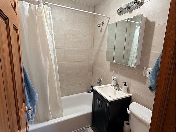 5th image of 2036 Harman St #4