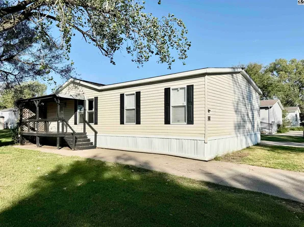 115 Lakeview Dr, McPherson, KS 67460