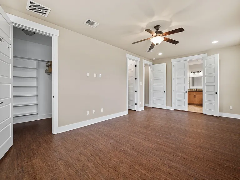 1704 Cedar Bend Dr #5B — Photo 14