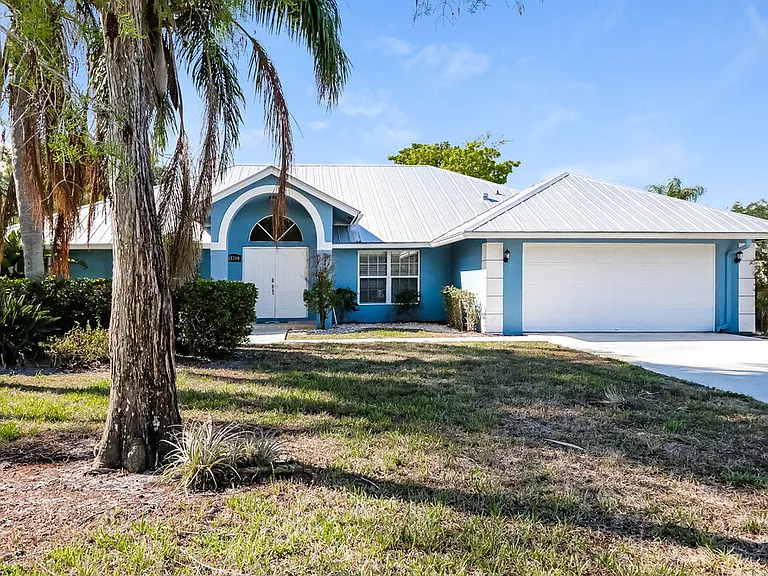 13789 Geranium Pl — Photo 1