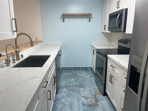 4th image of 1127 E Del Mar Blvd APT 226
