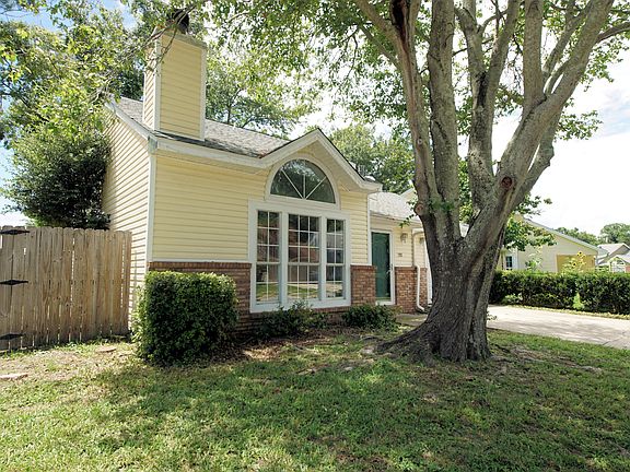 2nd image of 388 Canterbury Cir NW