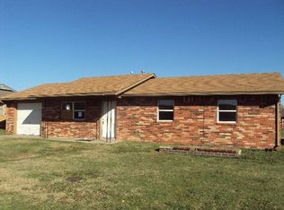 106 Martha Dr, Holdenville, OK 74848