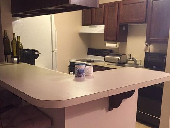 5th image of 44755 Woodlake Ct #10E