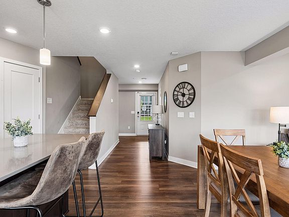 4th image of 2125 Bay Dr