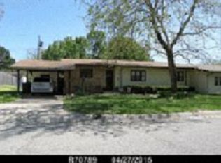 6724 SW Fairdale Dr, Topeka, KS 66619