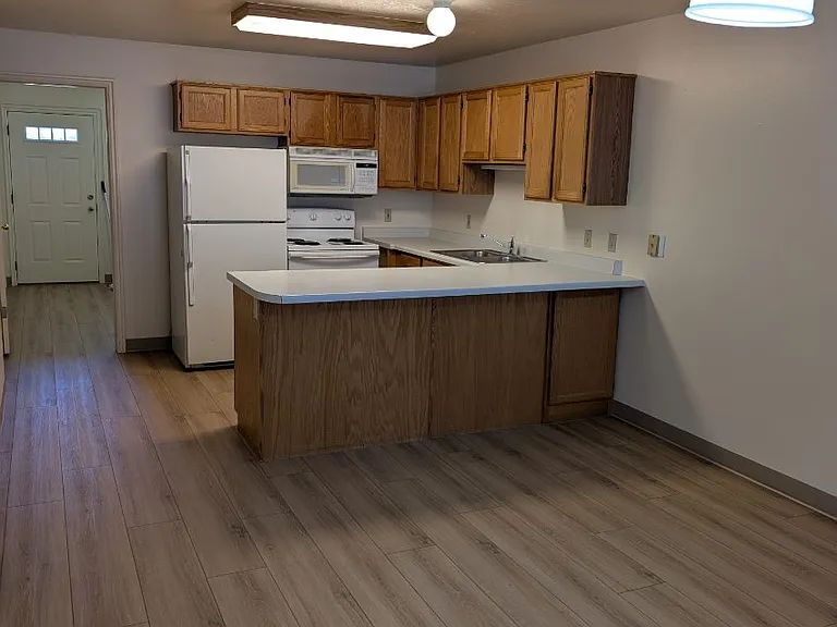 164 Pioneer Ave #104 — Photo 3