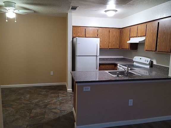3rd image of 3859 Annadale Ln #27