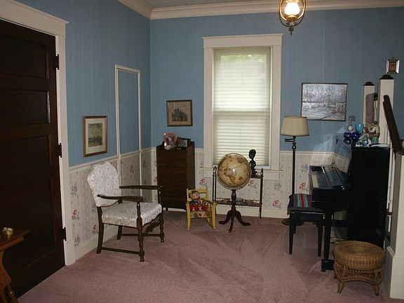 2nd image of 2110 5th Ave