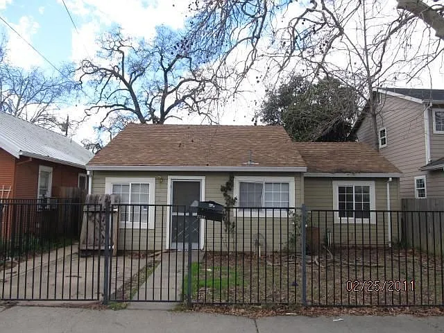 3532 34th St photo 1