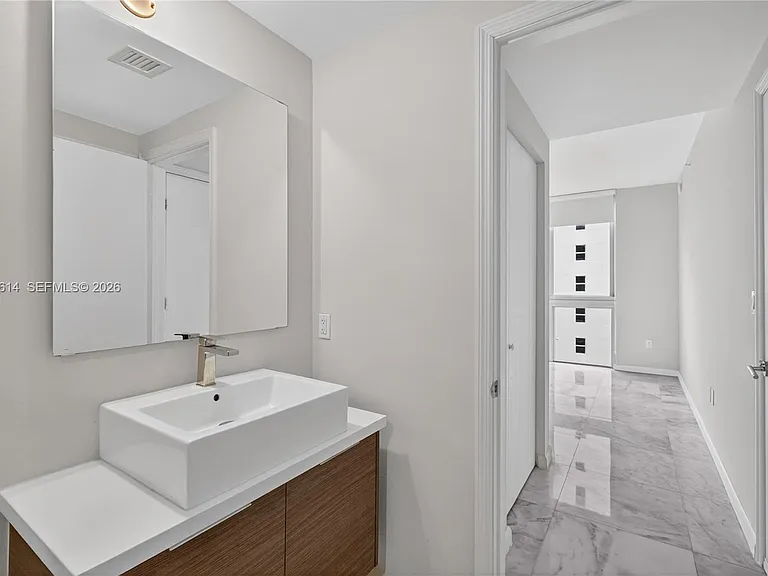 1010 SW 2nd Ave #603 — Photo 15