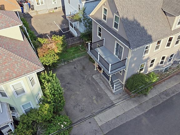 2nd image of 168 Brook Rd
