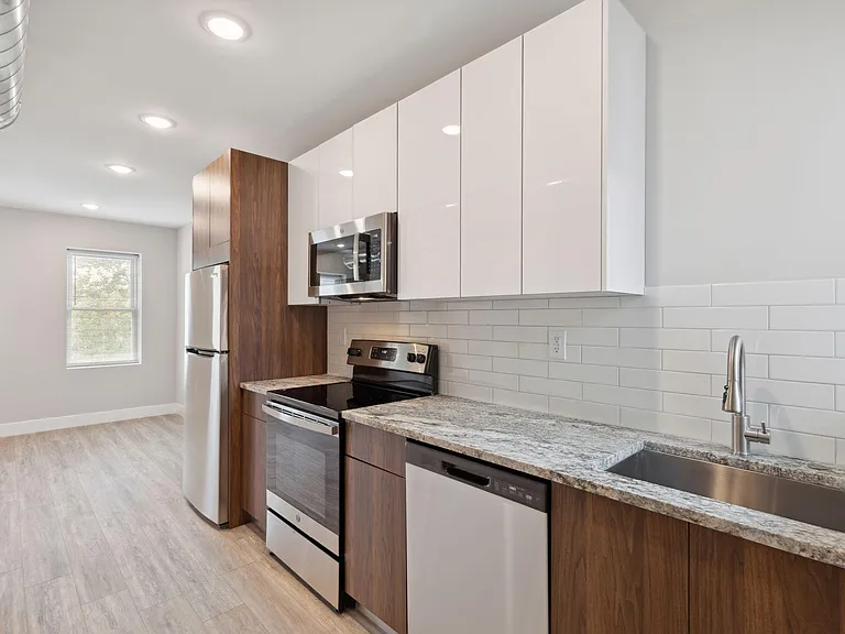 1333 Snyder Ave #2 — Photo 2