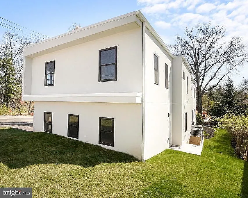 5 bed, 3520 sqft, $7,500 — Photo 3