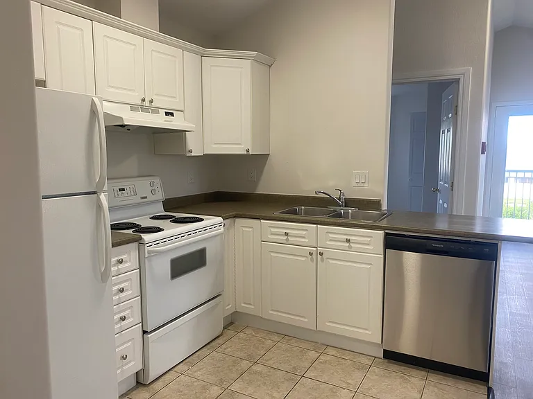 10025 Gordon Ave — Photo 8