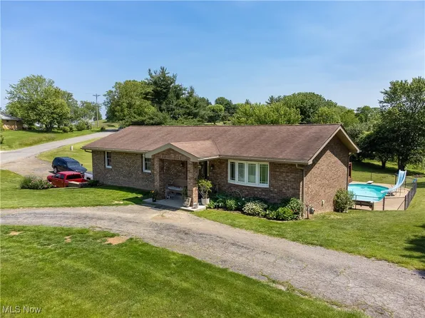 48458 W Greenbrier Dr, Saint Clairsville, OH 43950