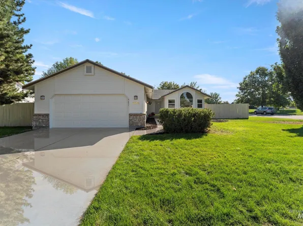 5574 S Santa Cruz Way, Boise, ID 83709