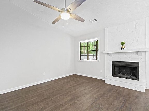 4th image of 1307 Myrtle Creek Dr