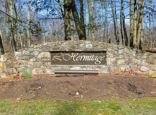 37 L Hermitage Dr, Shelton, CT 06484