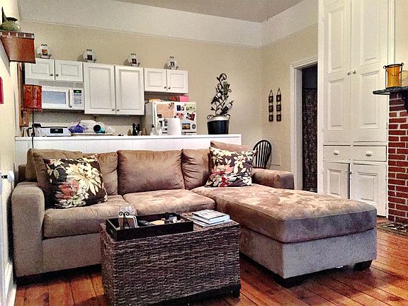 Livingroom Facing Sectional