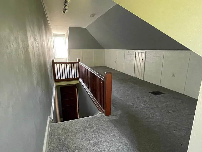 Bonus 3rd floor room with great views!
