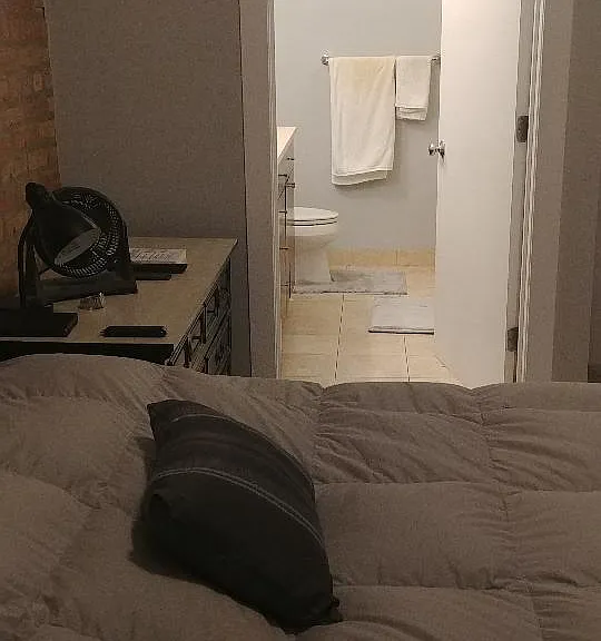 Bedroom / Ensuite Bathroom