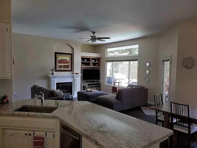 10918 Rosslyn Ln — Photo 5