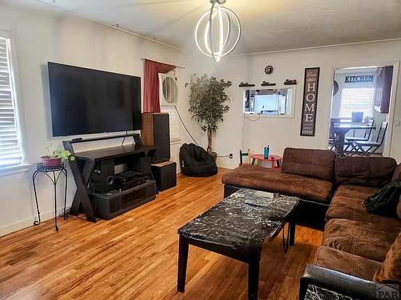3rd image of 2115 E 13th St