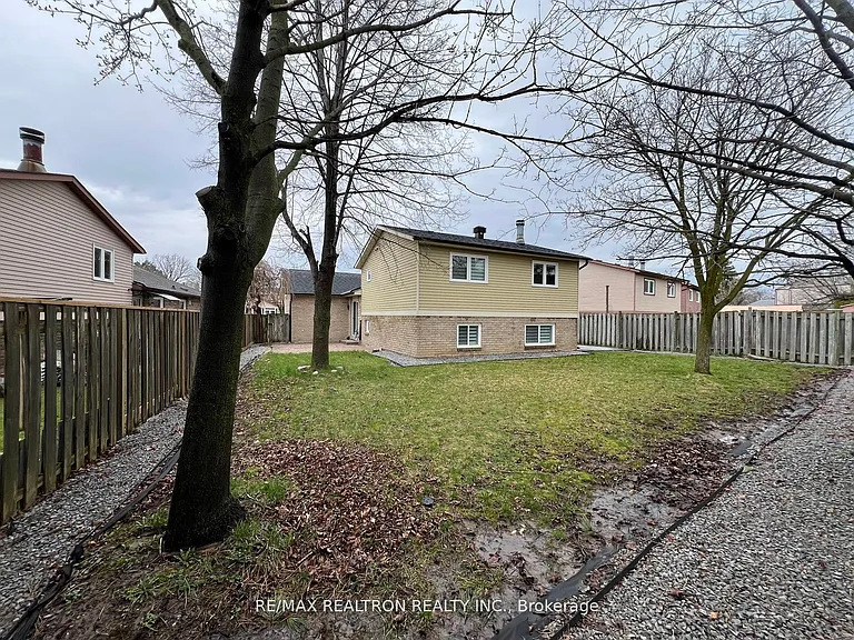 163 Ingleton Blvd #UPPER — Photo 20