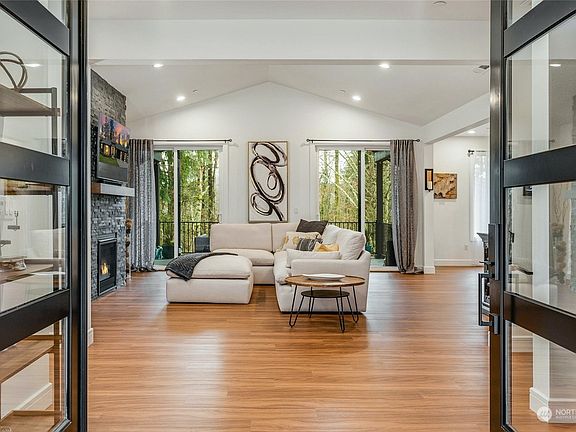 2nd image of 15140 84th Avenue E